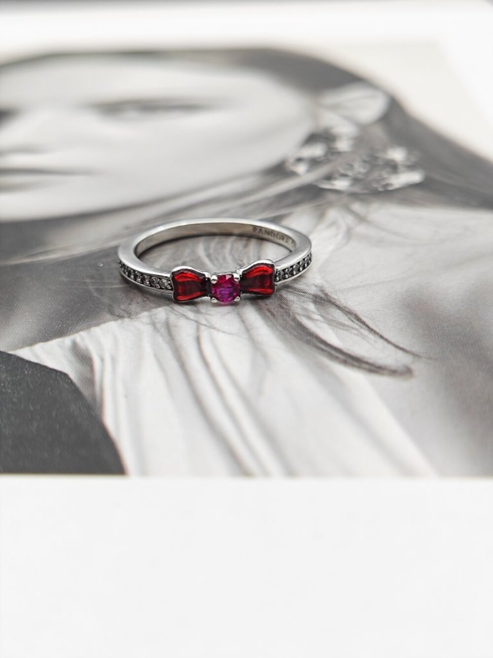 Pandora Snow White Bow Ring - Picture 3 of 7